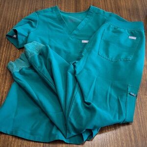 Emerald Green Scrub Set Figs